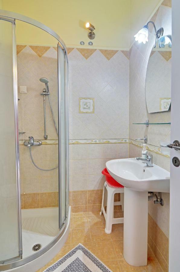 Nikos Sea View Apartments آداماس المظهر الخارجي الصورة